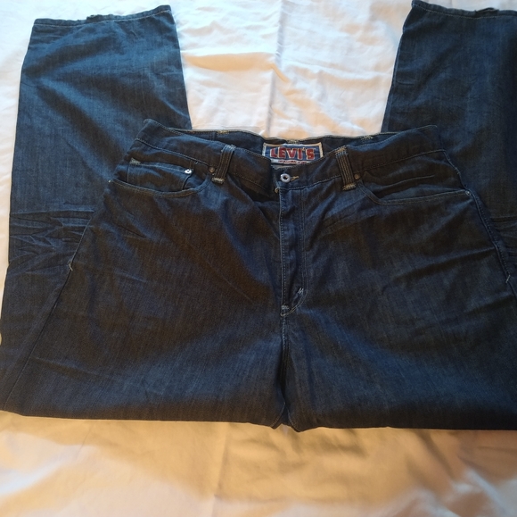Hardly worn Levis - Picture 2 of 3